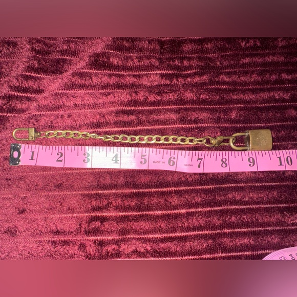 Louis Vuitton Brass Lock - Picture 7 of 11